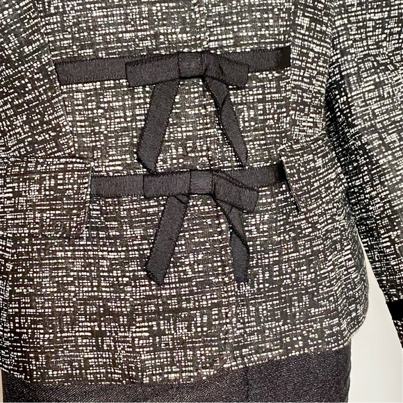 ANN KLEIN Women's Black and White Jacket with Bows at the Front - Picture 2 of 16